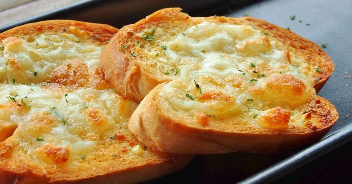 Deliciosa receita de pão de alho com queijo