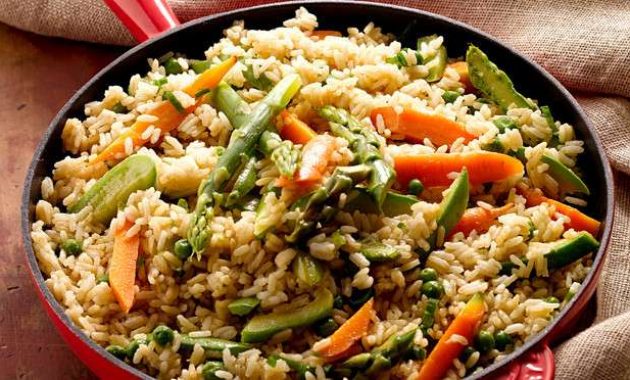 Receita de Frigideira de arroz e legumes com curry verde