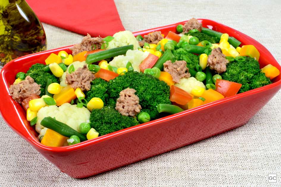 Receita de Marmita Low Carb de Salada de brócolis com couve-flor