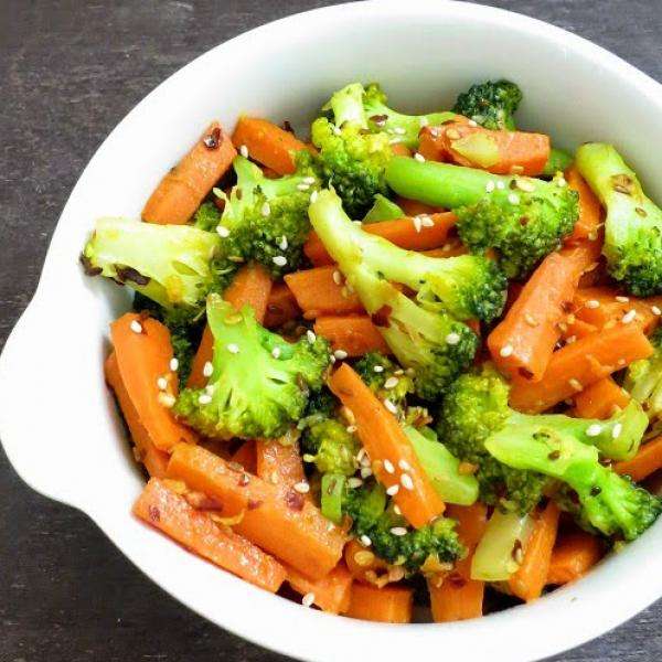 Receita de Salada de brócolis e cenoura Low carb