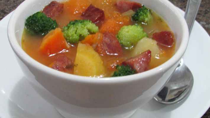 Receita de Sopa de Mandioquinha Tradicional com Legumes