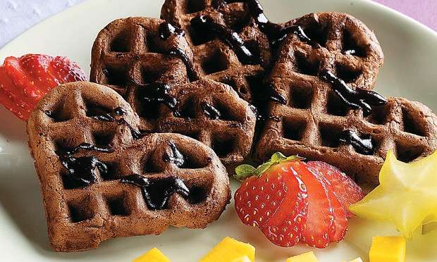 Receita de Waffle de chocolate com frutas