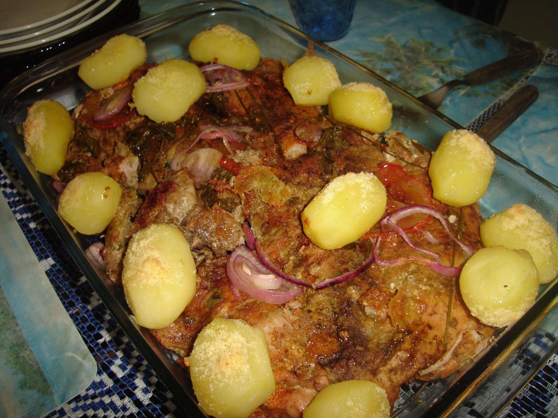 Receita de Atum ao forno com batatas gratinadas