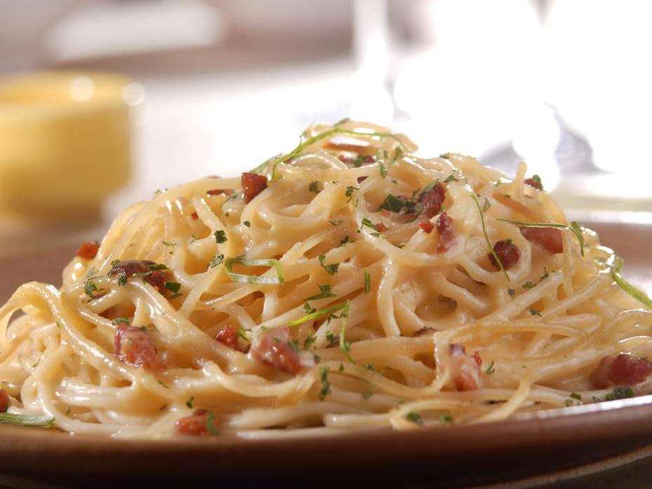 Receita de Espaguete à carbonara simples