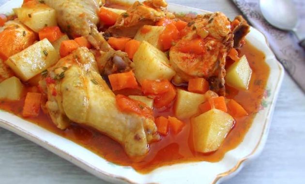 Receita de Frango estufado com batatas e cenouras