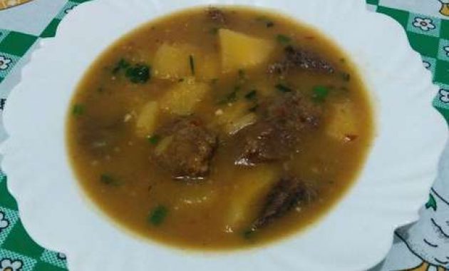 Receita de Sopa de mandioca com carne Saborosa