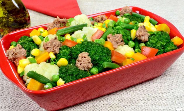 Receita de Marmita Low Carb de Salada de brócolis com couve-flor