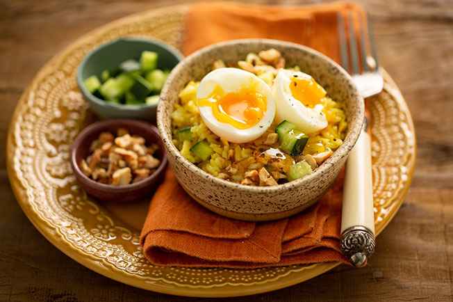 Jantar rápido e saudável de Salada de Arroz ao Curry